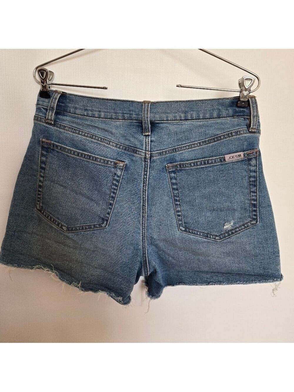 JOE'S 'ANNALISE' DENIM SHORTS WOMEN BLUE MID RISE FRAYED HEM (SIZE 30) - Picture 3 of 14